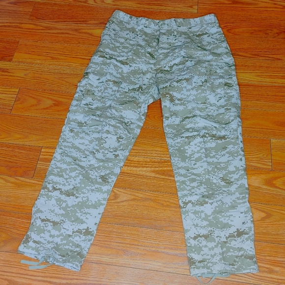 Army Surplus Other - Authentic Desert Digital Camo Pants